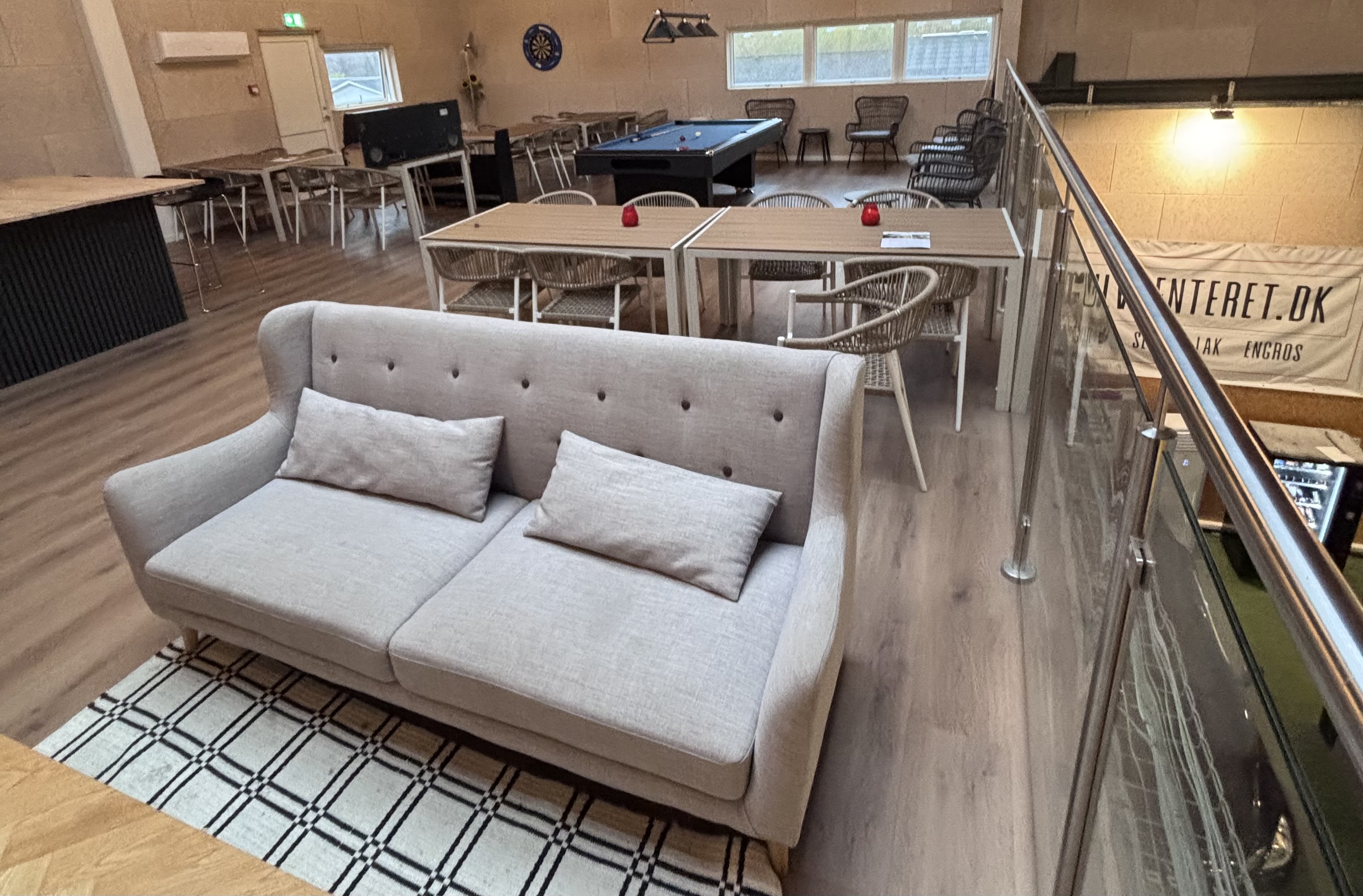 Undervisningsområdet i xPadel med lounge og arbejdspladser